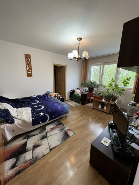 Apartament 2 cam, cf 2, et 3/4, Vest