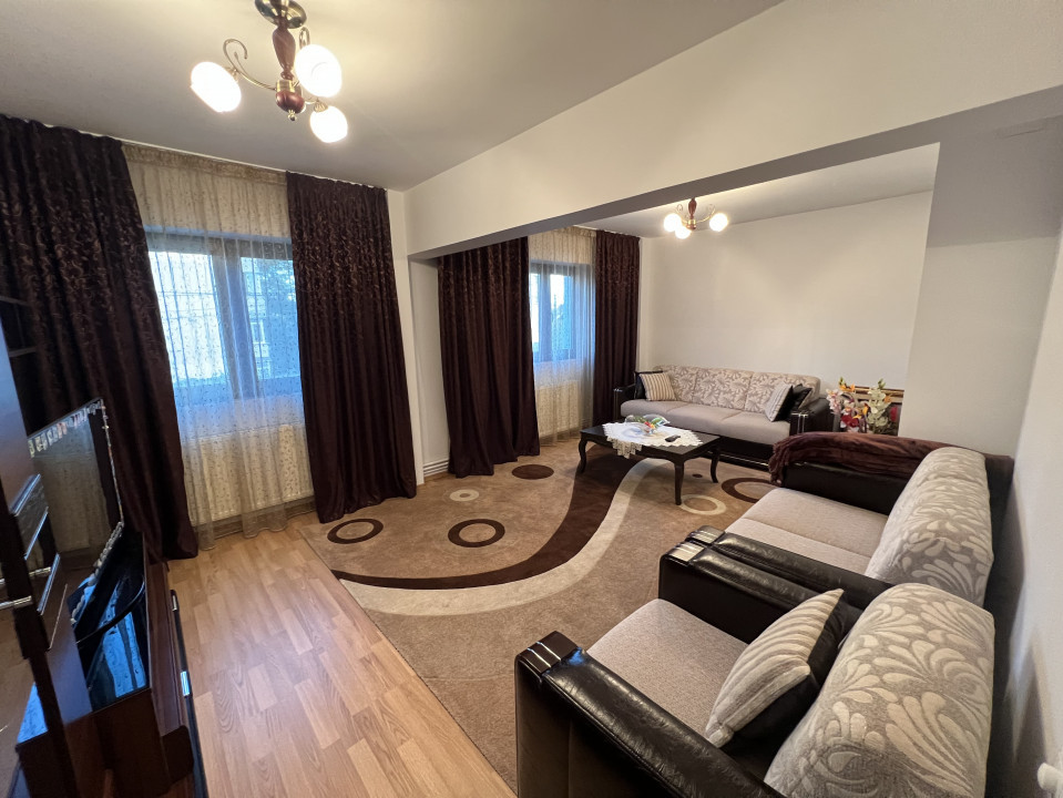 Ap 4 cam transformat in 3 cam(sufrageria mare)conf 1Adec, DE LUX, et 1/4, M Rosu