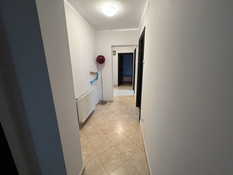 Ap 4 cam transformat in 3 cam(sufrageria mare)conf 1Adec, DE LUX, et 1/4, M Rosu