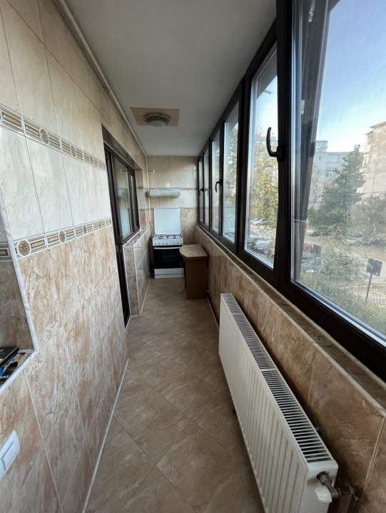 Ap 4 cam transformat in 3 cam(sufrageria mare)conf 1Adec, DE LUX, et 1/4, M Rosu