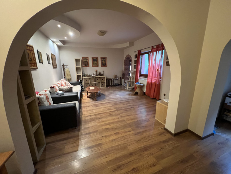  Vila P+ Et 1, Zona Pomu Verde