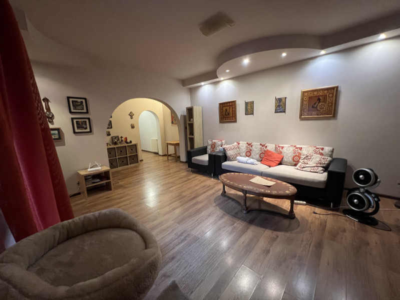  Vila P+ Et 1, Zona Pomu Verde