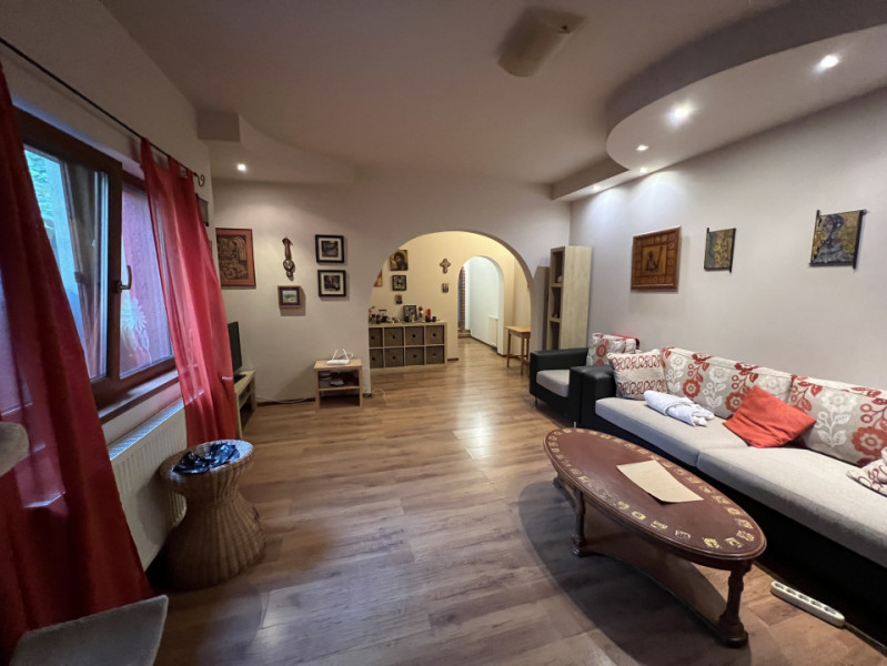  Vila P+ Et 1, Zona Pomu Verde