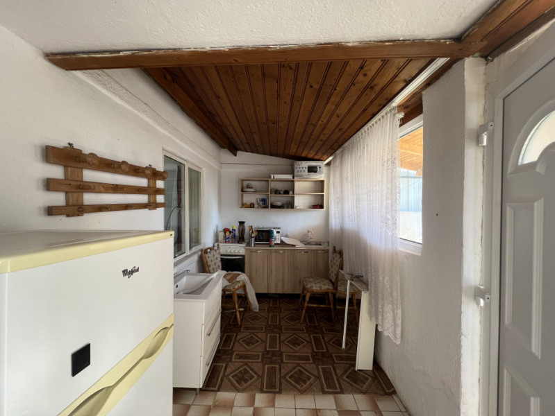 Casa mica, caramida, 2 cam, buc, fundatiesufragerie,  baie, Strejnic