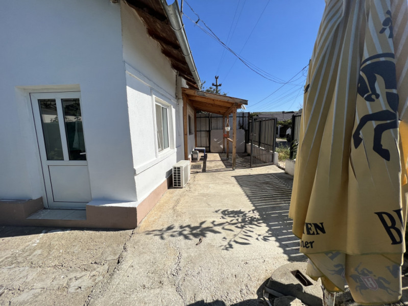 Casa mica, caramida, 2 cam, buc, fundatiesufragerie,  baie, Strejnic