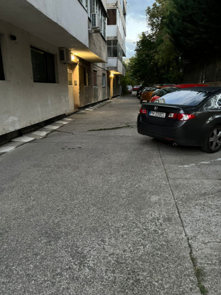 Ap 2 cam conf 1 dec, etaj 1/4 Central