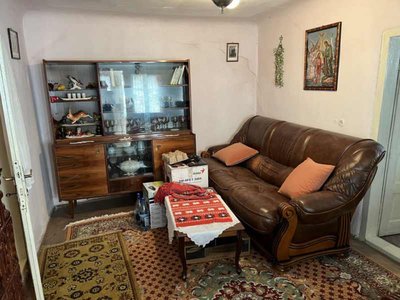 Casa Lipanesti, teren 2 854 mp, stradal