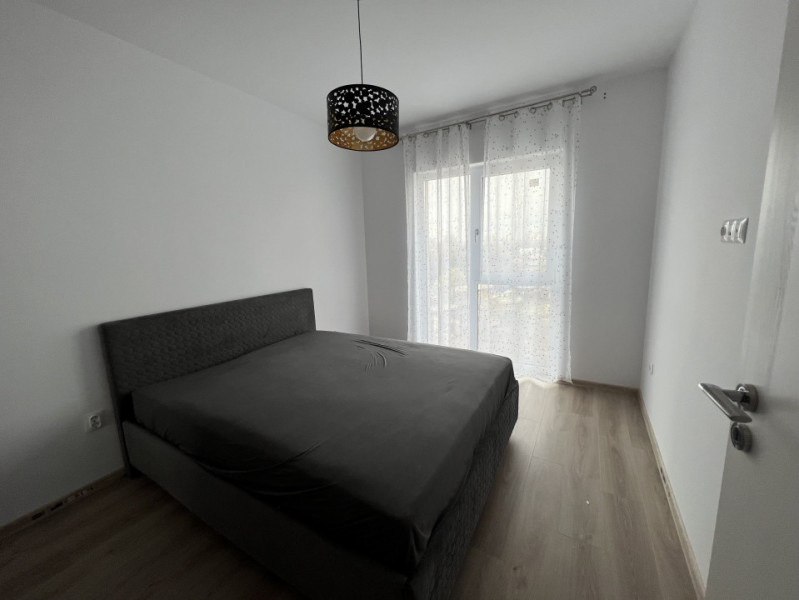 Ap 2 cam conf 1 dec, et 4/8,  str Valeni