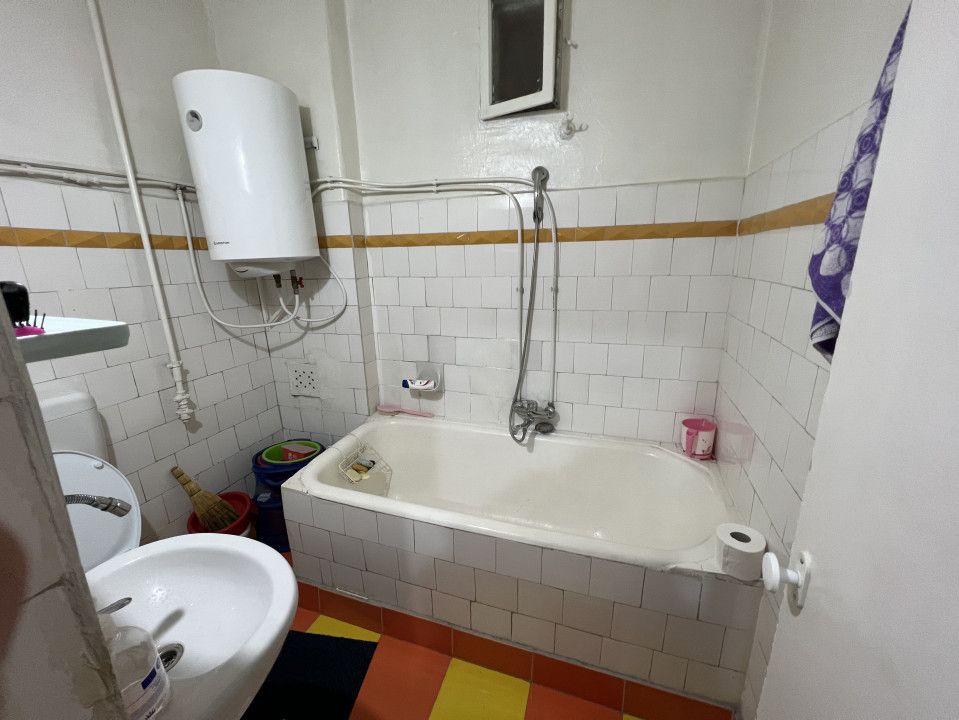 Casa boiereasca: sufragerie, 3 dormitoare, 2 bai, Sc: 115 mp, zona Afi- Cora