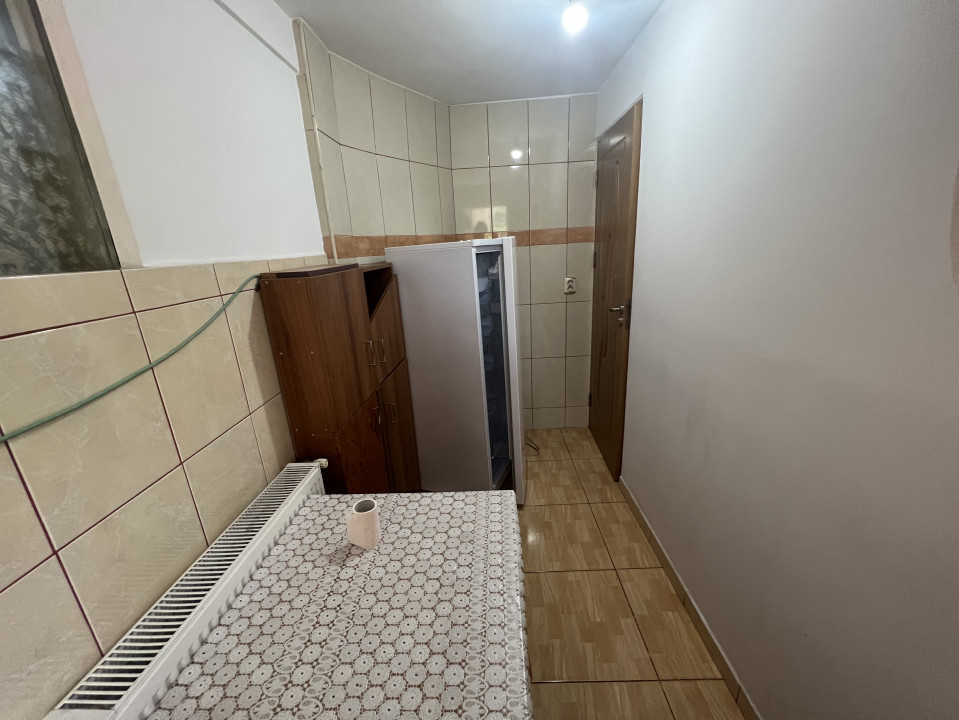 Gars la curte, cu intrare separata, Cantacuzino-Mos Craciun