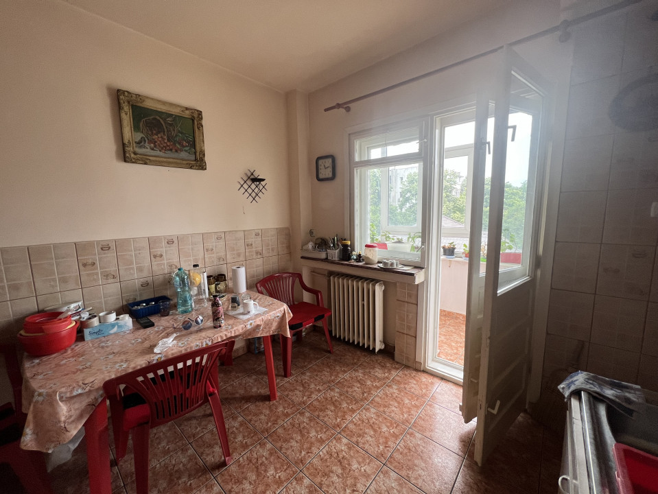 Ap 4 cam conf 1 dec, circular, et 2/4, zona Sud- Bulevard