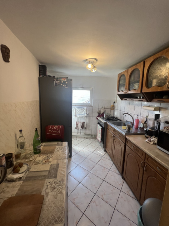 SE VINDE Etaj 1 in vila P+ et 1, zona Sud- Democratiei