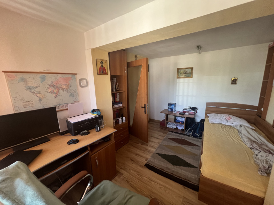 SE VINDE Etaj 1 in vila P+ et 1, zona Sud- Democratiei