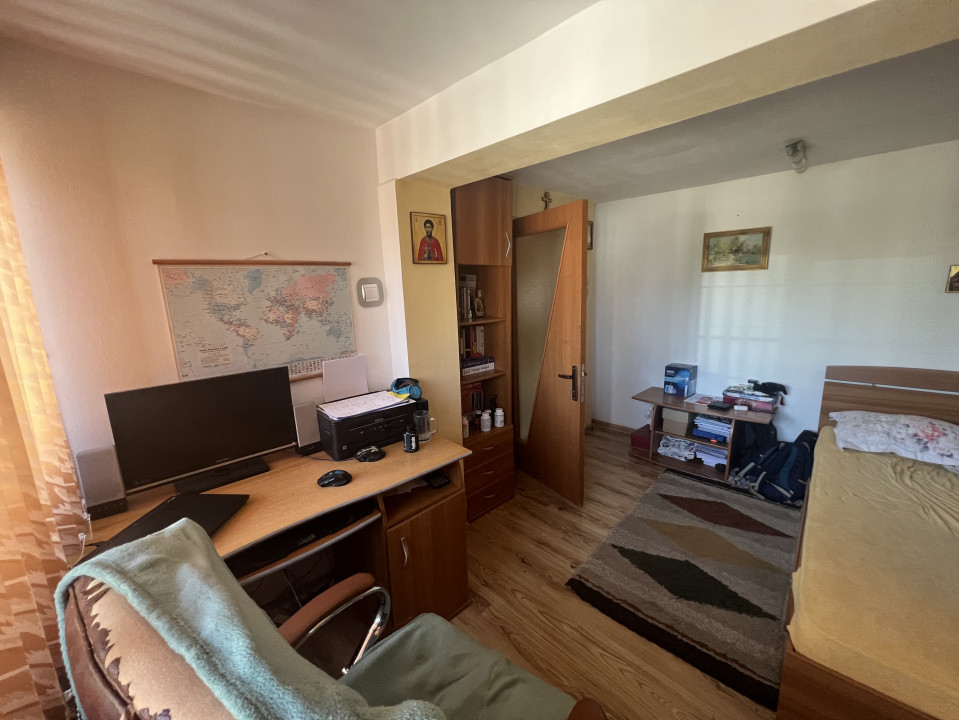 SE VINDE Etaj 1 in vila P+ et 1, zona Sud- Democratiei