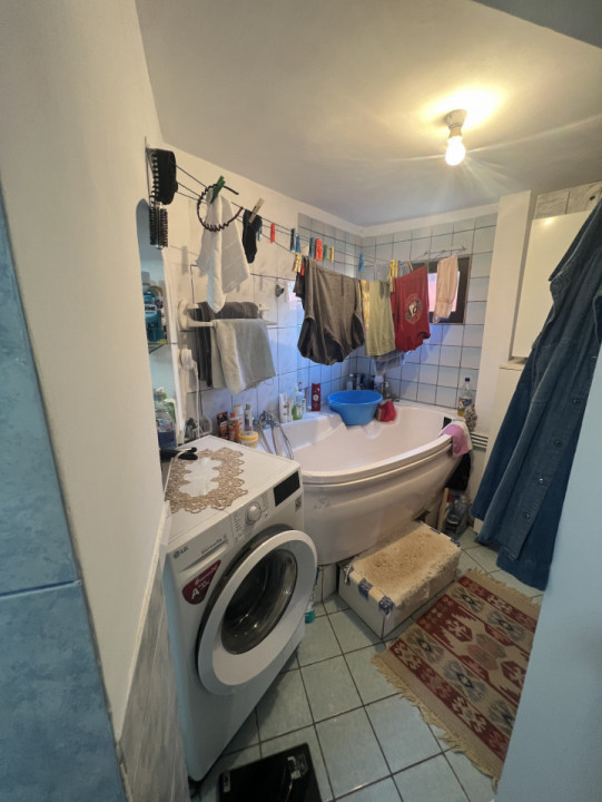 SE VINDE Etaj 1 in vila P+ et 1, zona Sud- Democratiei