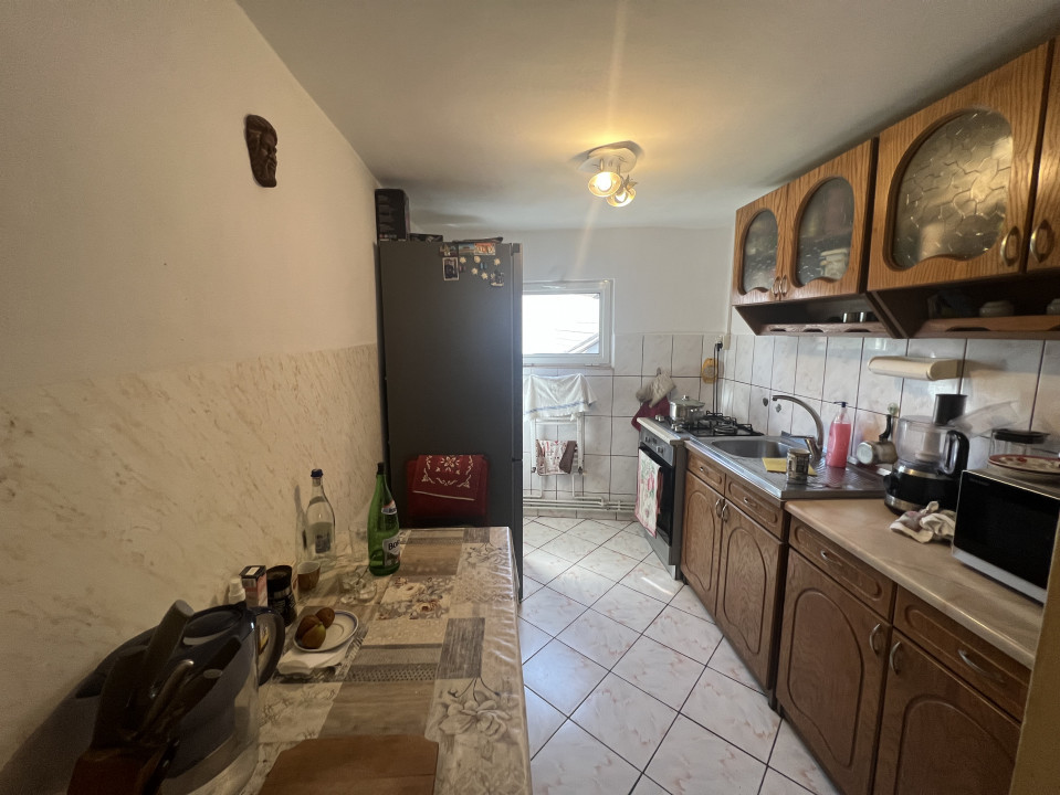 SE VINDE Etaj 1 in vila P+ et 1, zona Sud- Democratiei