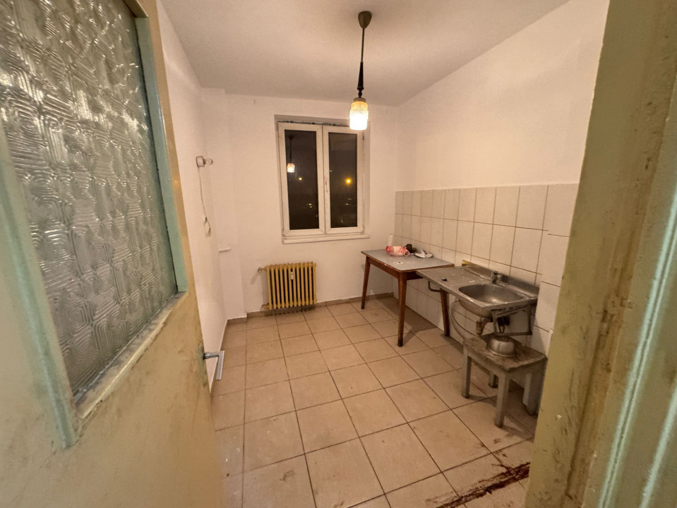 Ap 2 cam conf 1 semidec, parter/4, zona Nord-Complex Mare