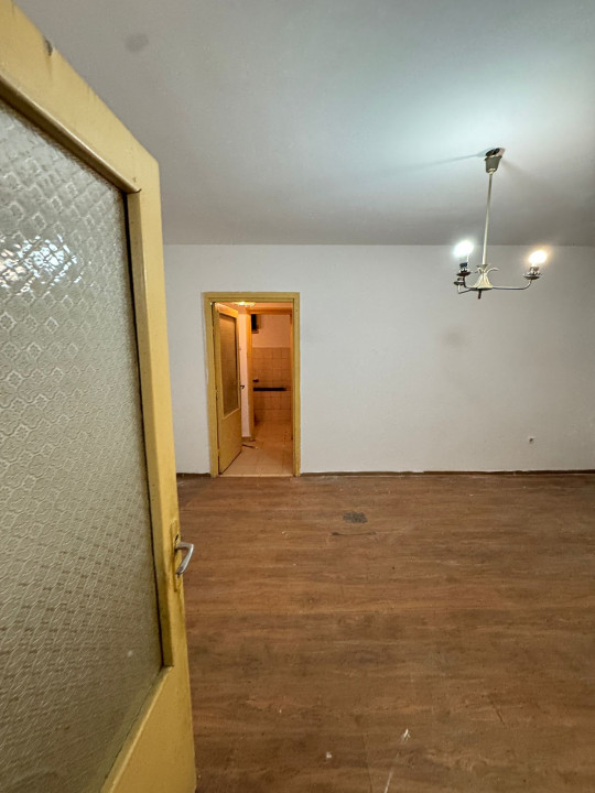 Ap 2 cam conf 1 semidec, parter/4, zona Nord-Complex Mare