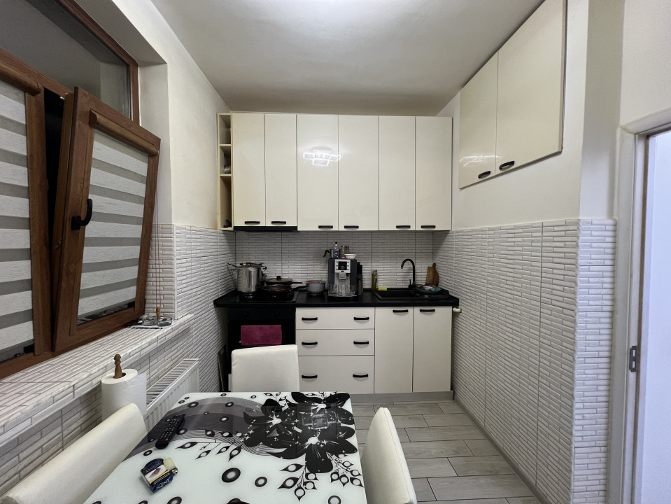 ap 3 cam conf 1 A dec, et 2/3, zona Sud- Eminescu