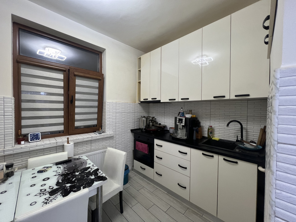 ap 3 cam conf 1 A dec, et 2/3, zona Sud- Eminescu