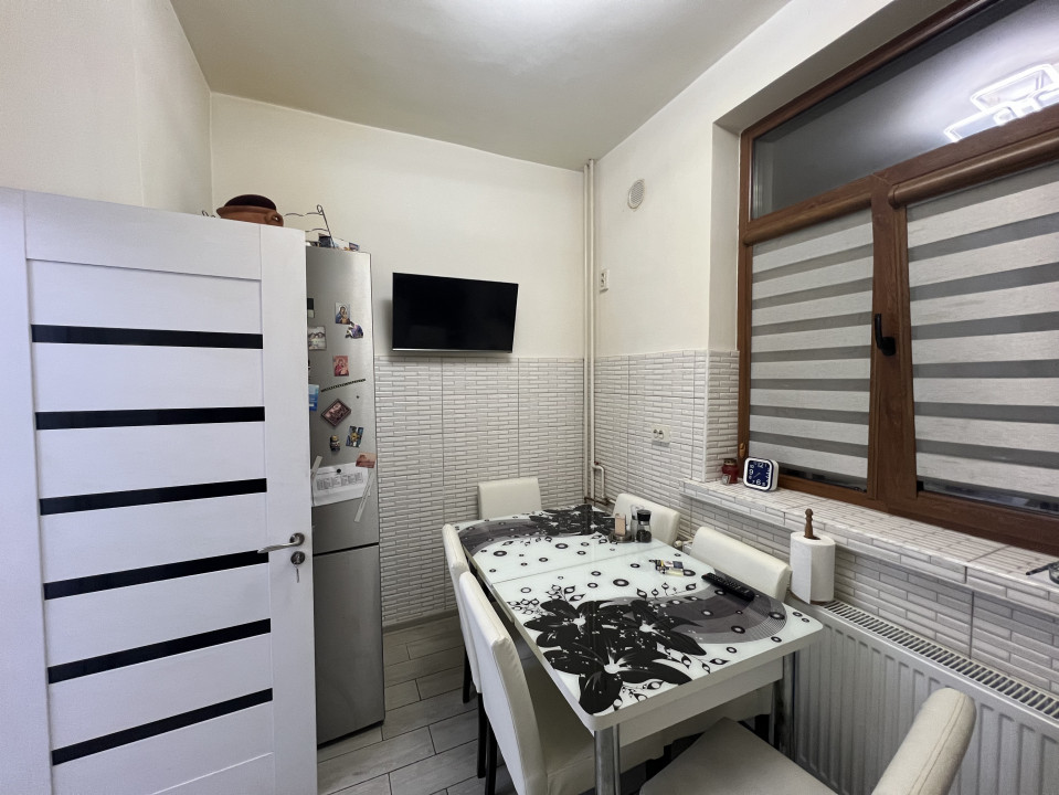 ap 3 cam conf 1 A dec, et 2/3, zona Sud- Eminescu