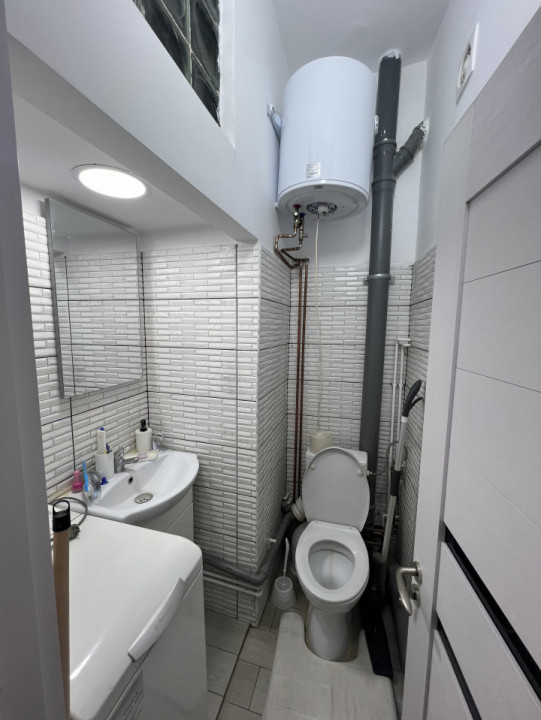 ap 3 cam conf 1 A dec, et 2/3, zona Sud- Eminescu