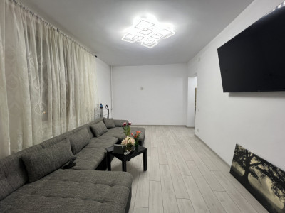 ap 3 cam conf 1 A dec, et 2/3, zona Sud- Eminescu