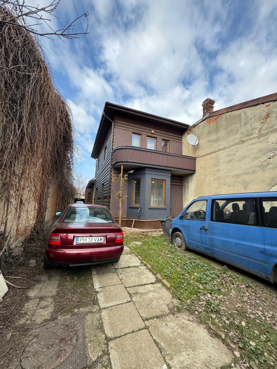 Vila P+ Et 1, Marasesti stradal