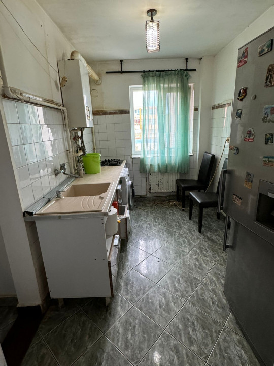 Apartament 3 cam, cf 1, decomandat circular, Et 1/10, Vest