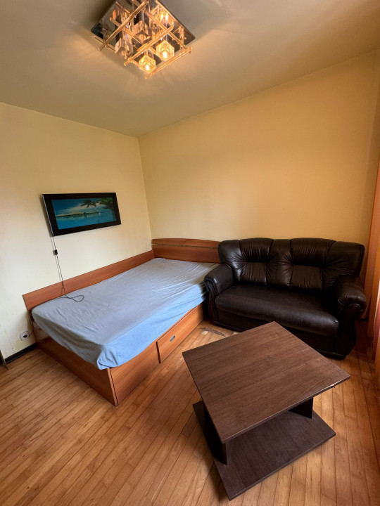 Apartament 3 cam, cf 1, decomandat circular, Et 1/10, Vest