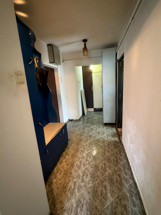 Apartament 3 cam, cf 1, decomandat circular, Et 1/10, Vest