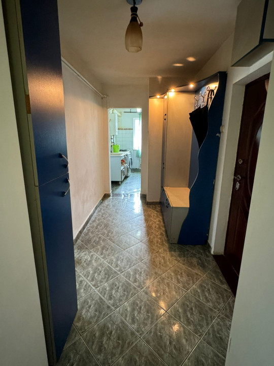 Apartament 3 cam, cf 1, decomandat circular, Et 1/10, Vest