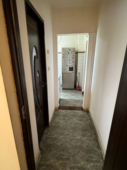 Apartament 3 cam, cf 1, decomandat circular, Et 1/10, Vest