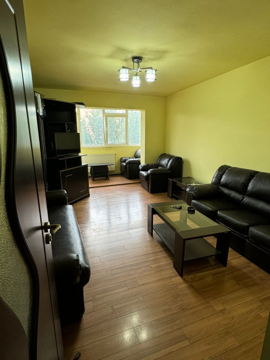 Apartament 3 cam, cf 1, decomandat circular, Et 1/10, Vest