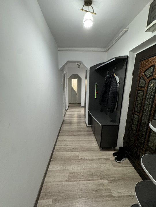 Apartament 4 cam, cf 1 dec, et 2/8, zona 9 Mai- Piata