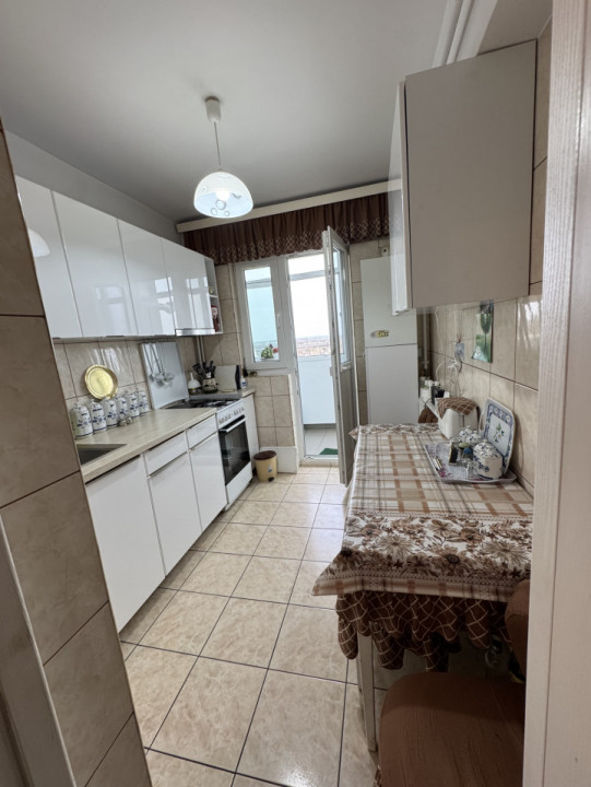 Apartament 3 camere, CF 1A, decomandat, etaj 9/10, Mihai Bravu