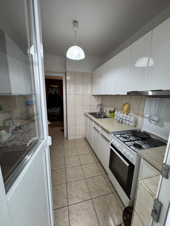 Apartament 3 camere, CF 1A, decomandat, etaj 9/10, Mihai Bravu