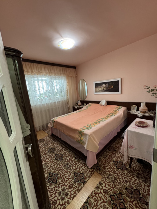 Apartament 3 camere, CF 1A, decomandat, etaj 9/10, Mihai Bravu