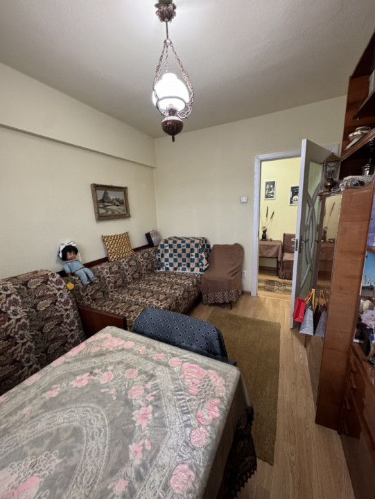 Apartament 3 camere, CF 1A, decomandat, etaj 9/10, Mihai Bravu