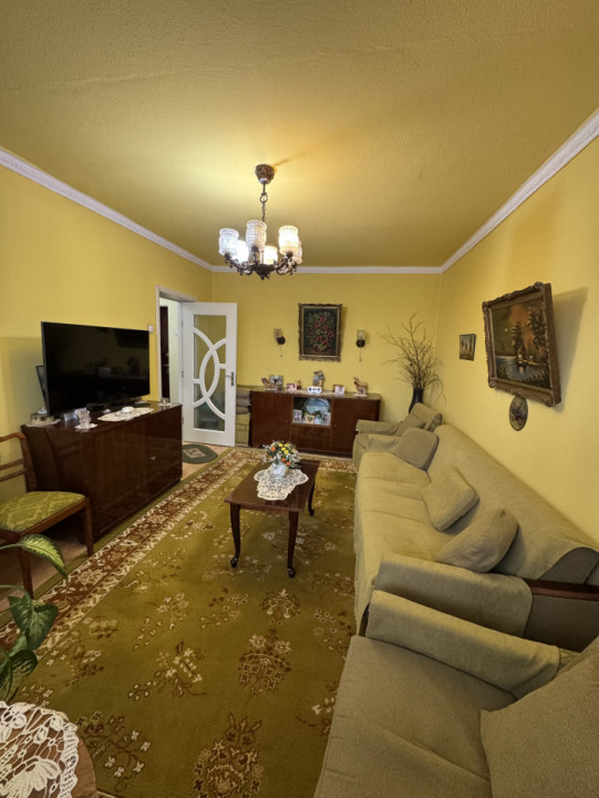 Apartament 3 camere, CF 1A, decomandat, etaj 9/10, Mihai Bravu