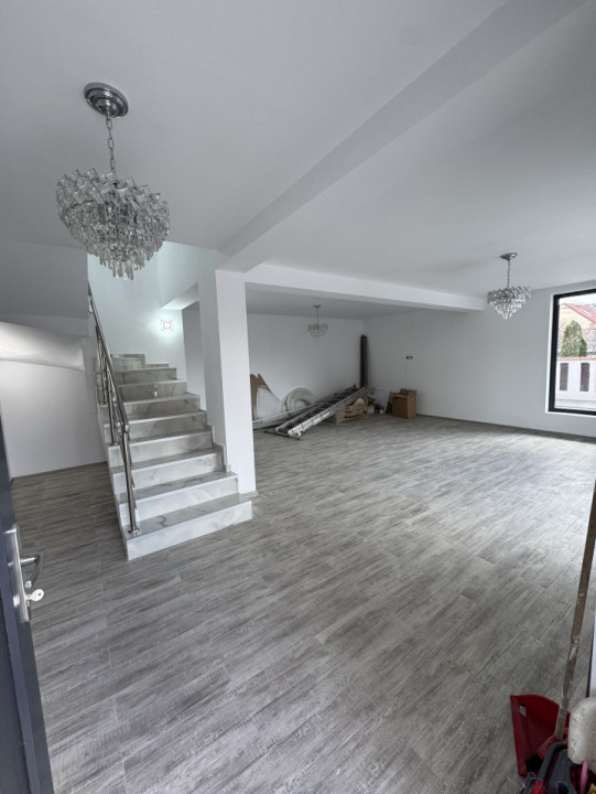 Vila P+Et 1+ M, construita in 2023, zona Traian