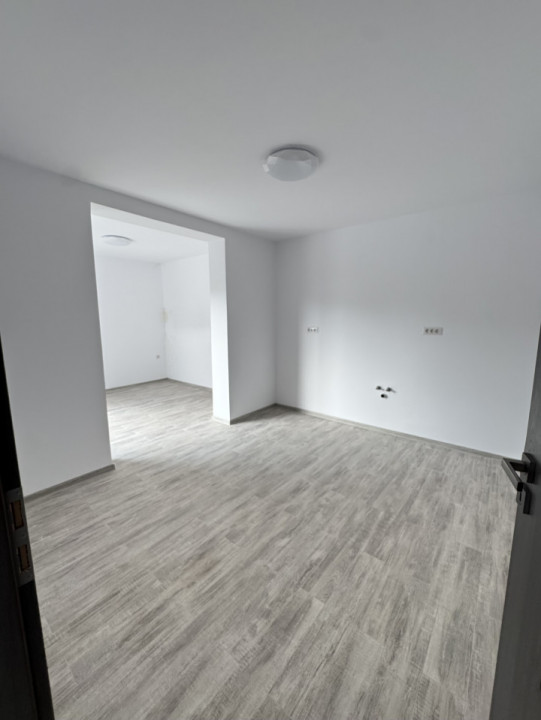Vila P+Et 1+ M, construita in 2023, zona Traian