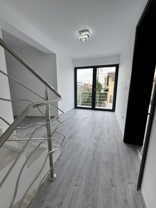 Vila P+Et 1+ M, construita in 2023, zona Traian