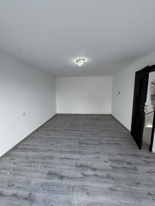 Vila P+Et 1+ M, construita in 2023, zona Traian