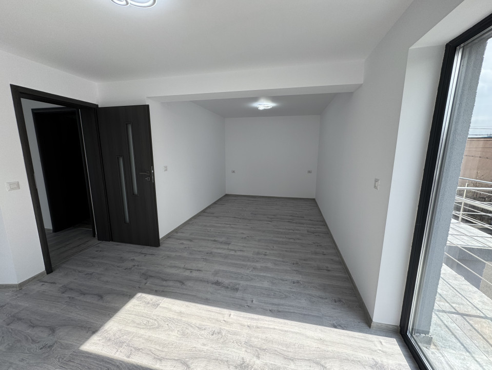 Vila P+Et 1+ M, construita in 2023, zona Traian