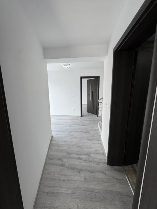 Vila P+Et 1+ M, construita in 2023, zona Traian