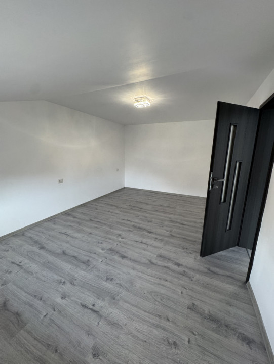 Vila P+Et 1+ M, construita in 2023, zona Traian