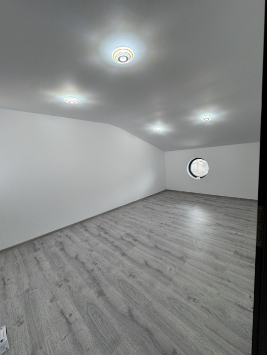 Vila P+Et 1+ M, construita in 2023, zona Traian