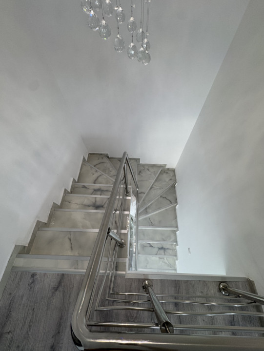 Vila P+Et 1+ M, construita in 2023, zona Traian