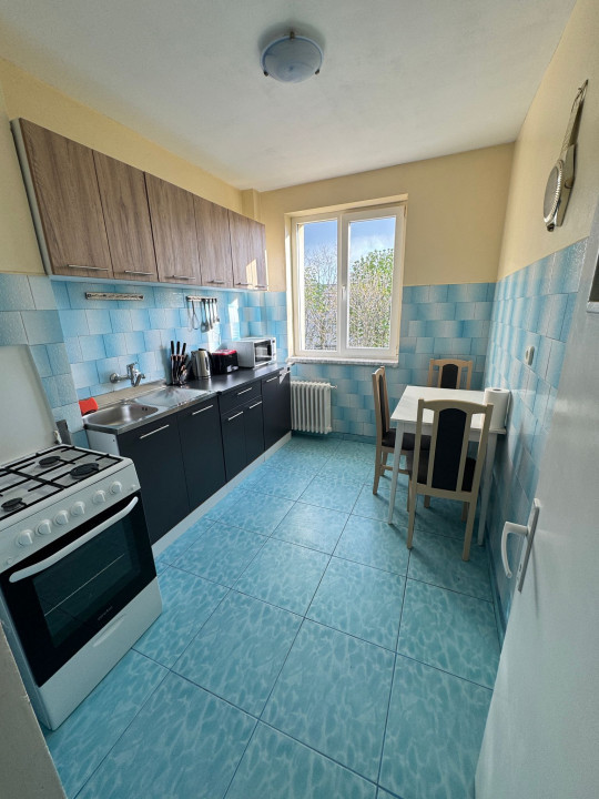 De închiriat – Apartament 3 camere, complet mobilat și utilat – Nord, Școala 8